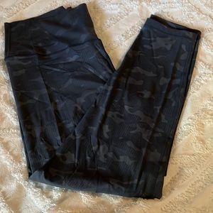 Zyia Active Women's Gray Battleship Camo Luxe Hi Rise Leggings NWOT.